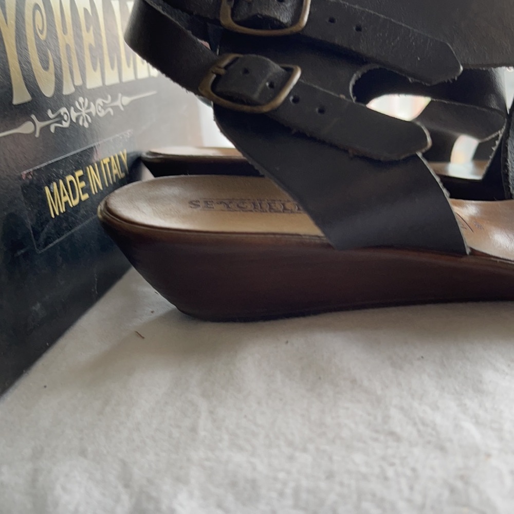 Sandals - Picture 4 of 5